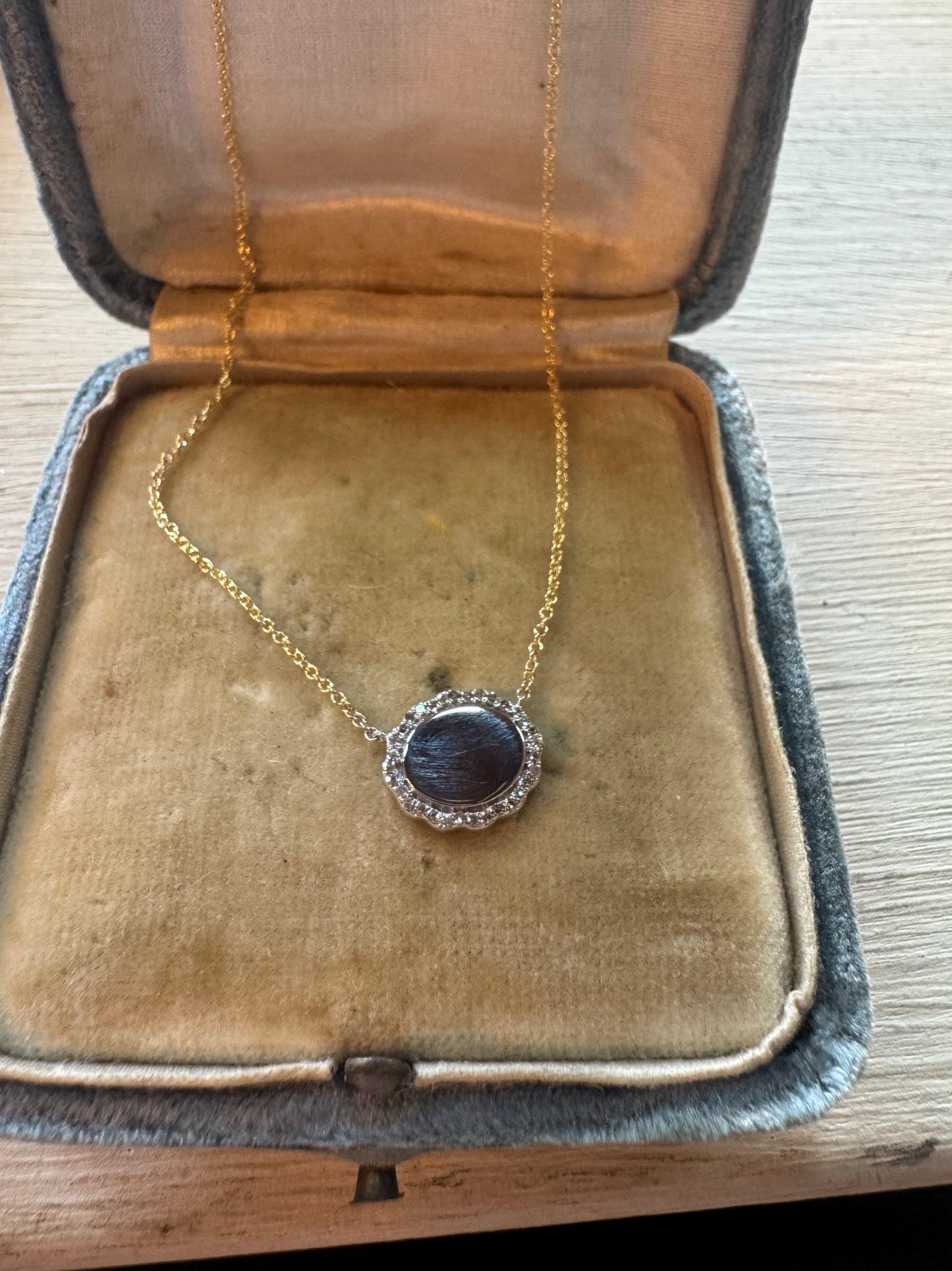 Engravable necklace with Diamonds