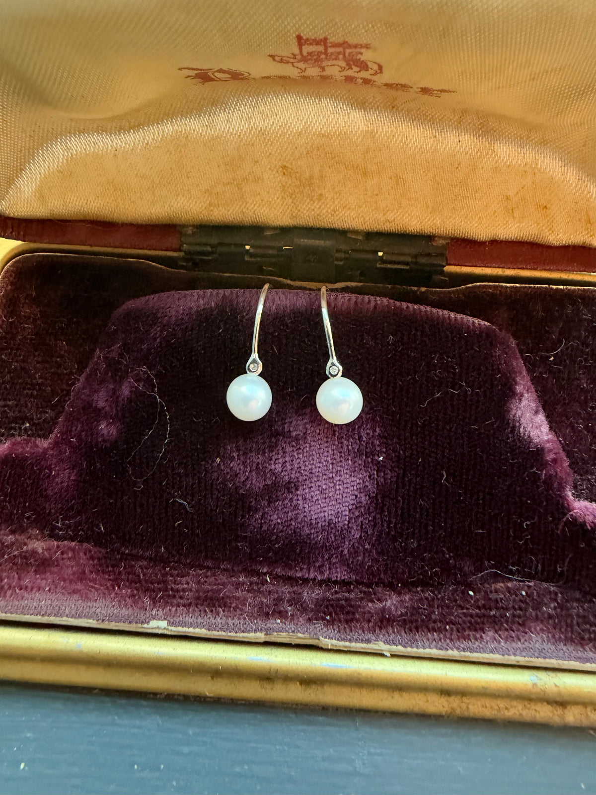 White gold pearl drops