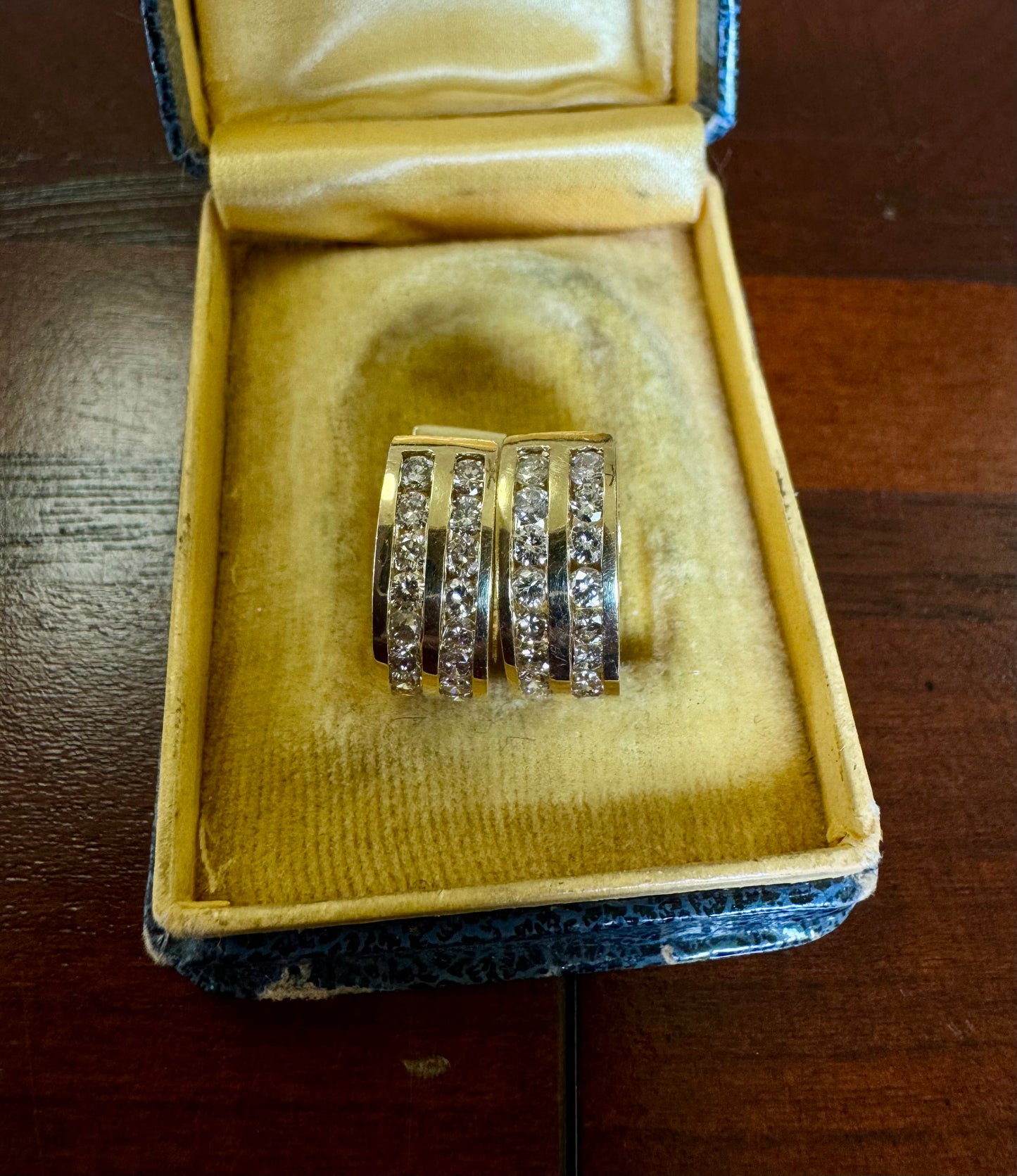 1.08ct Diamond huggie hoops