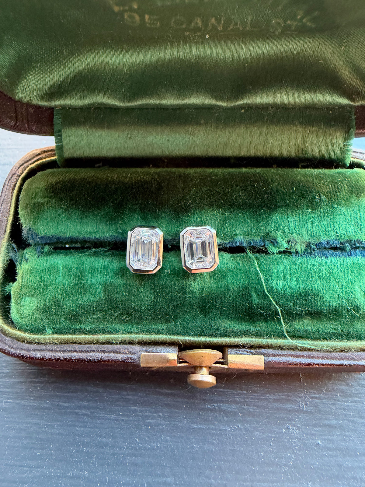 1ct emerald lab grown studs