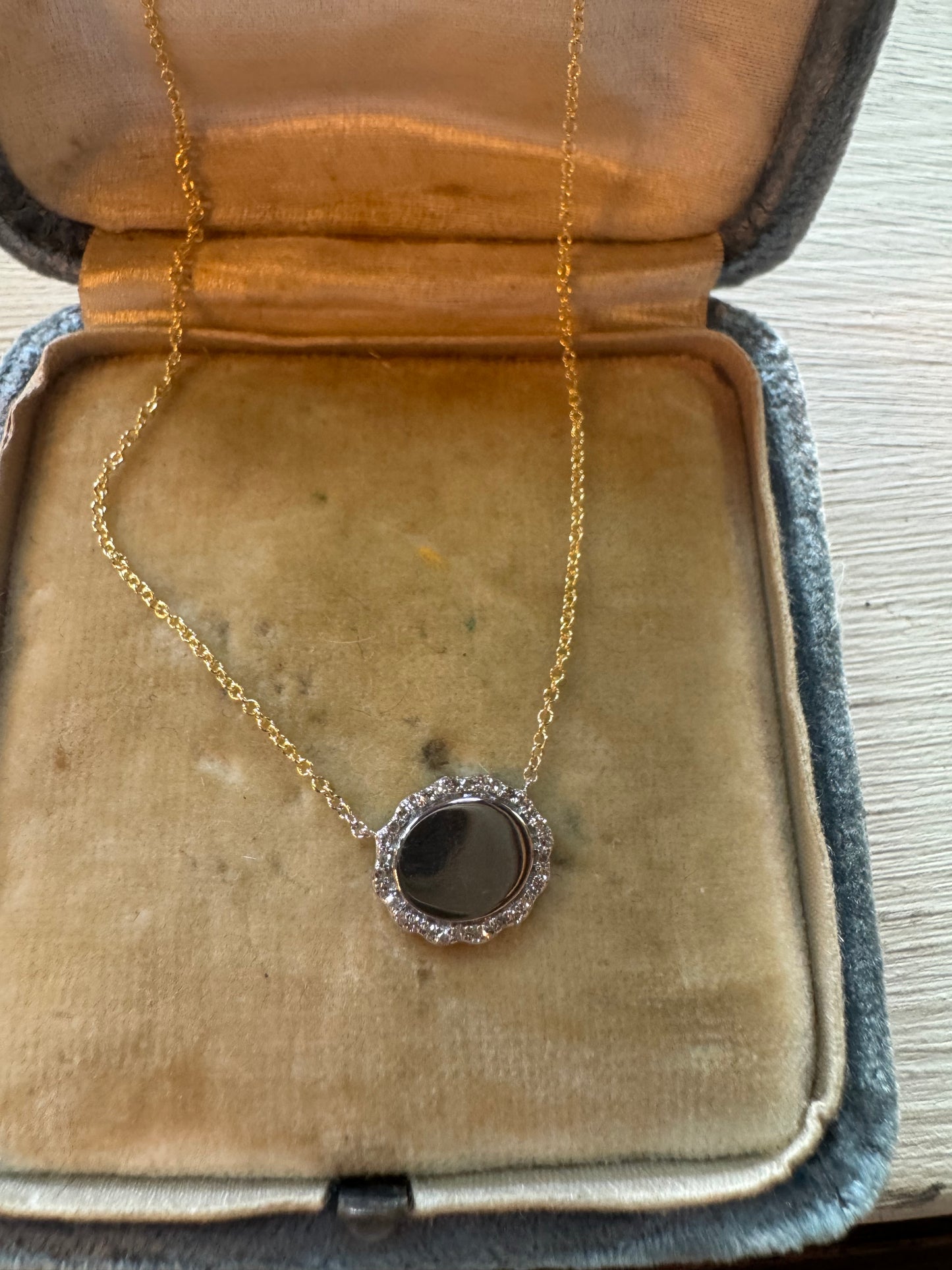 Engravable necklace with Diamonds
