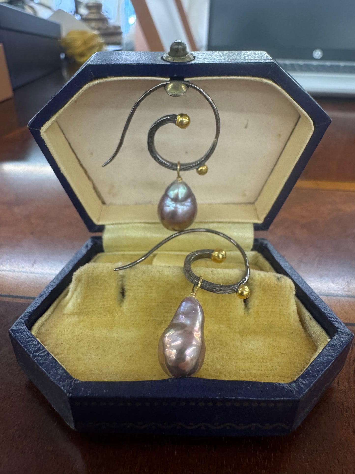 Tahitian pearl drops