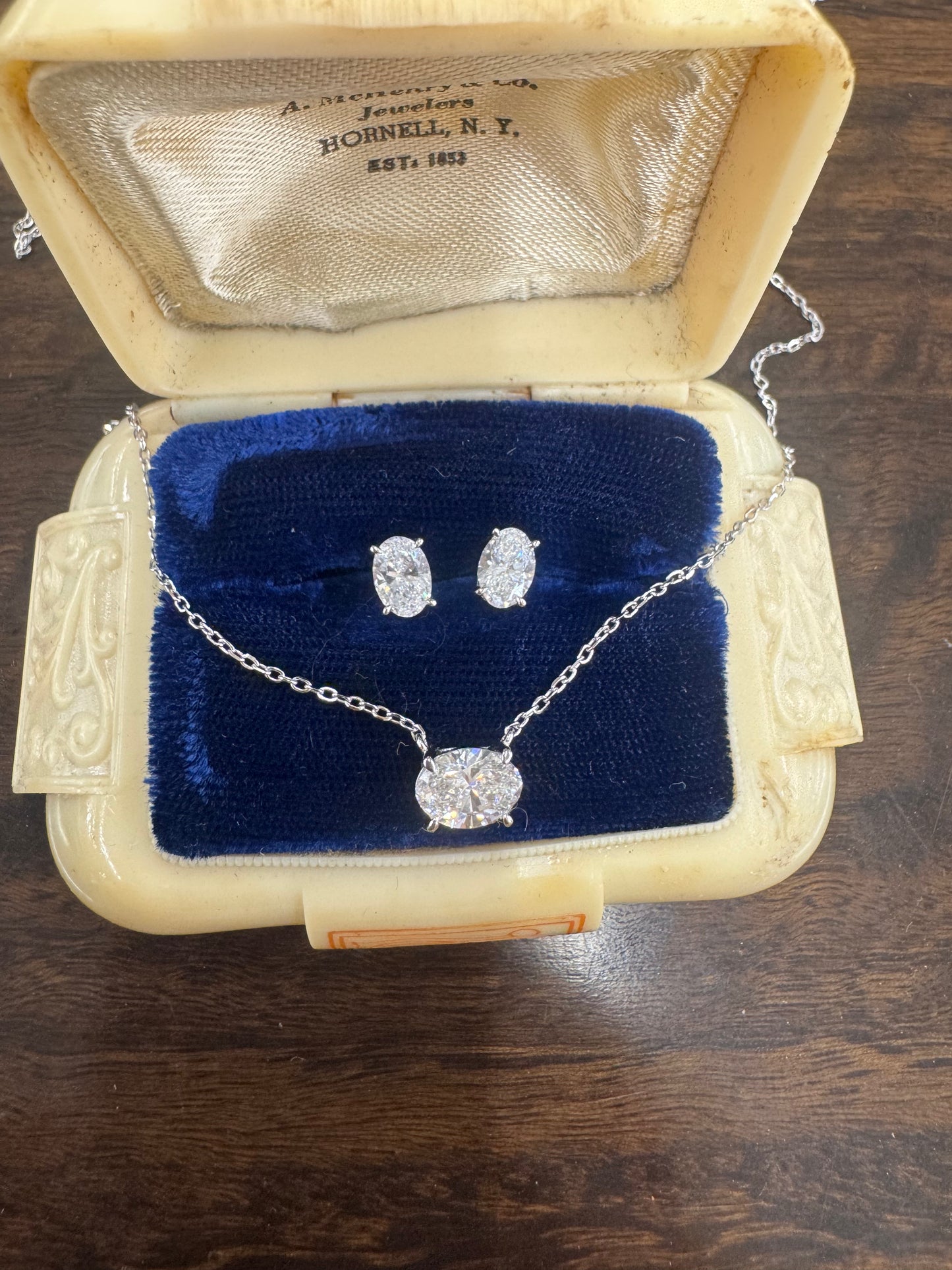 1ct lab grown diamond necklace