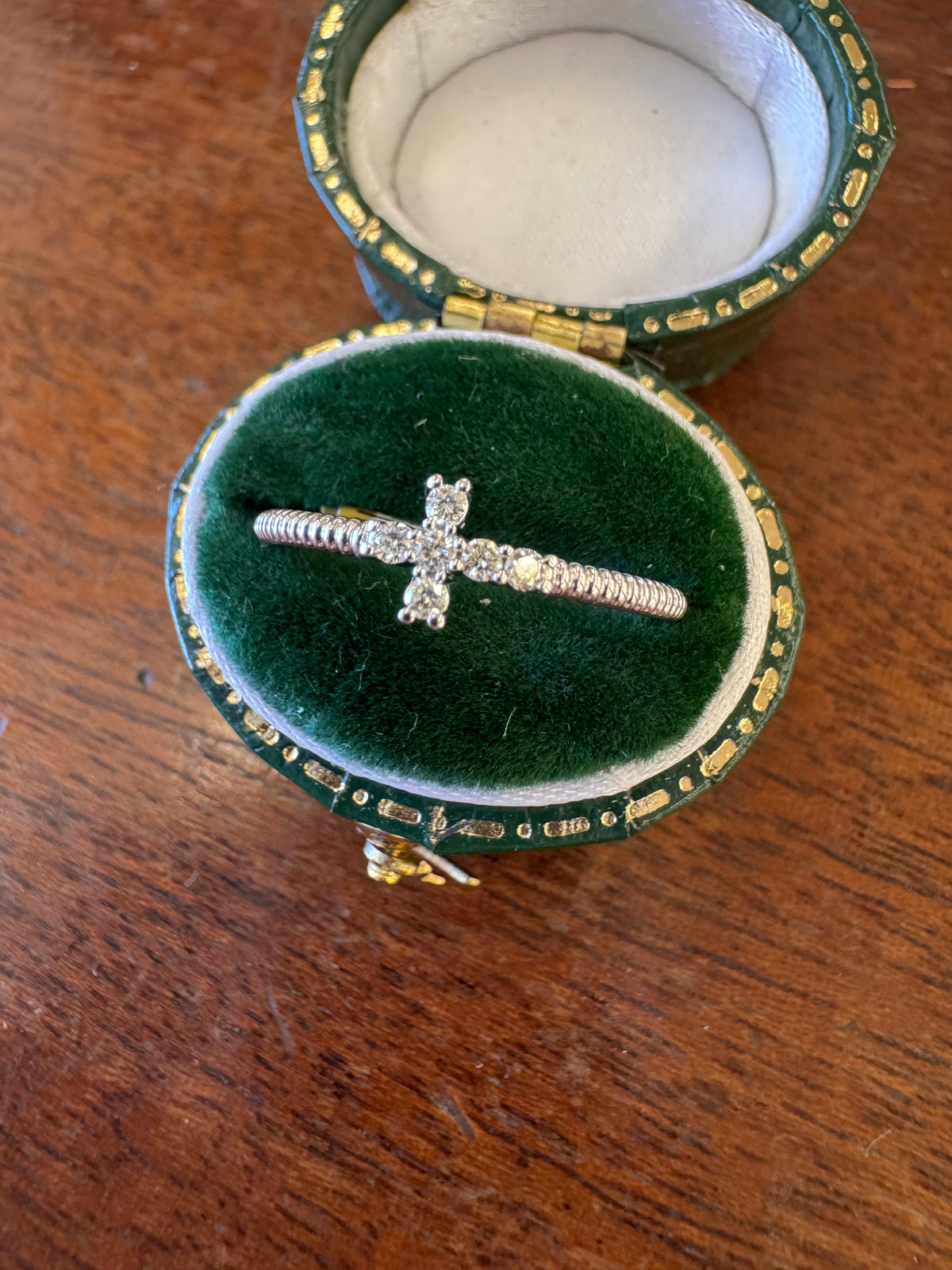 .10ct Diamond Cross Ring