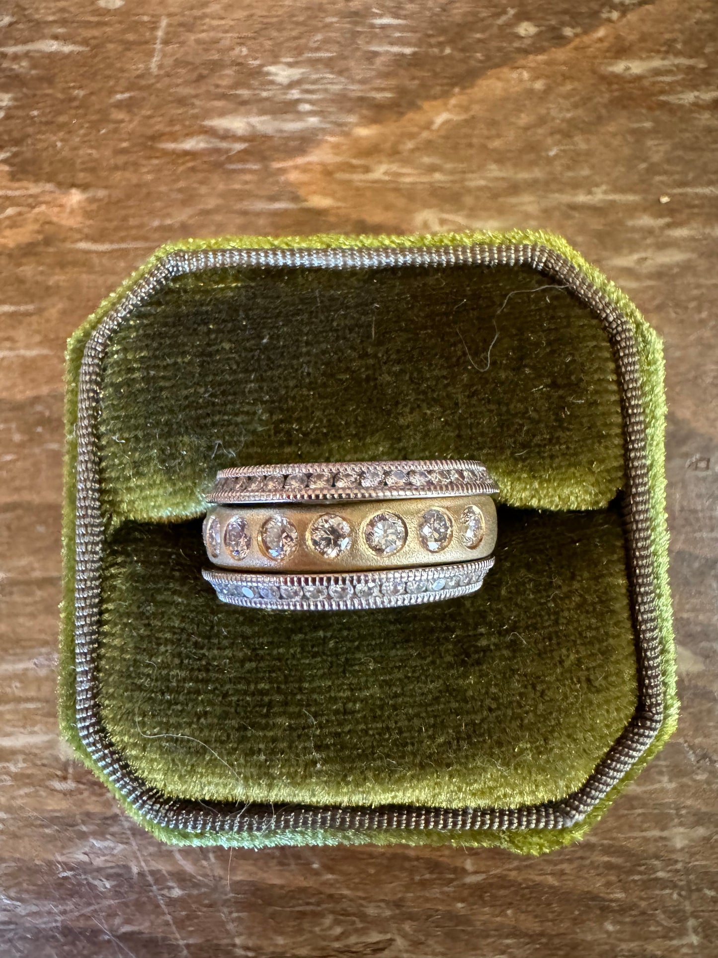 Diamond mirror bands
