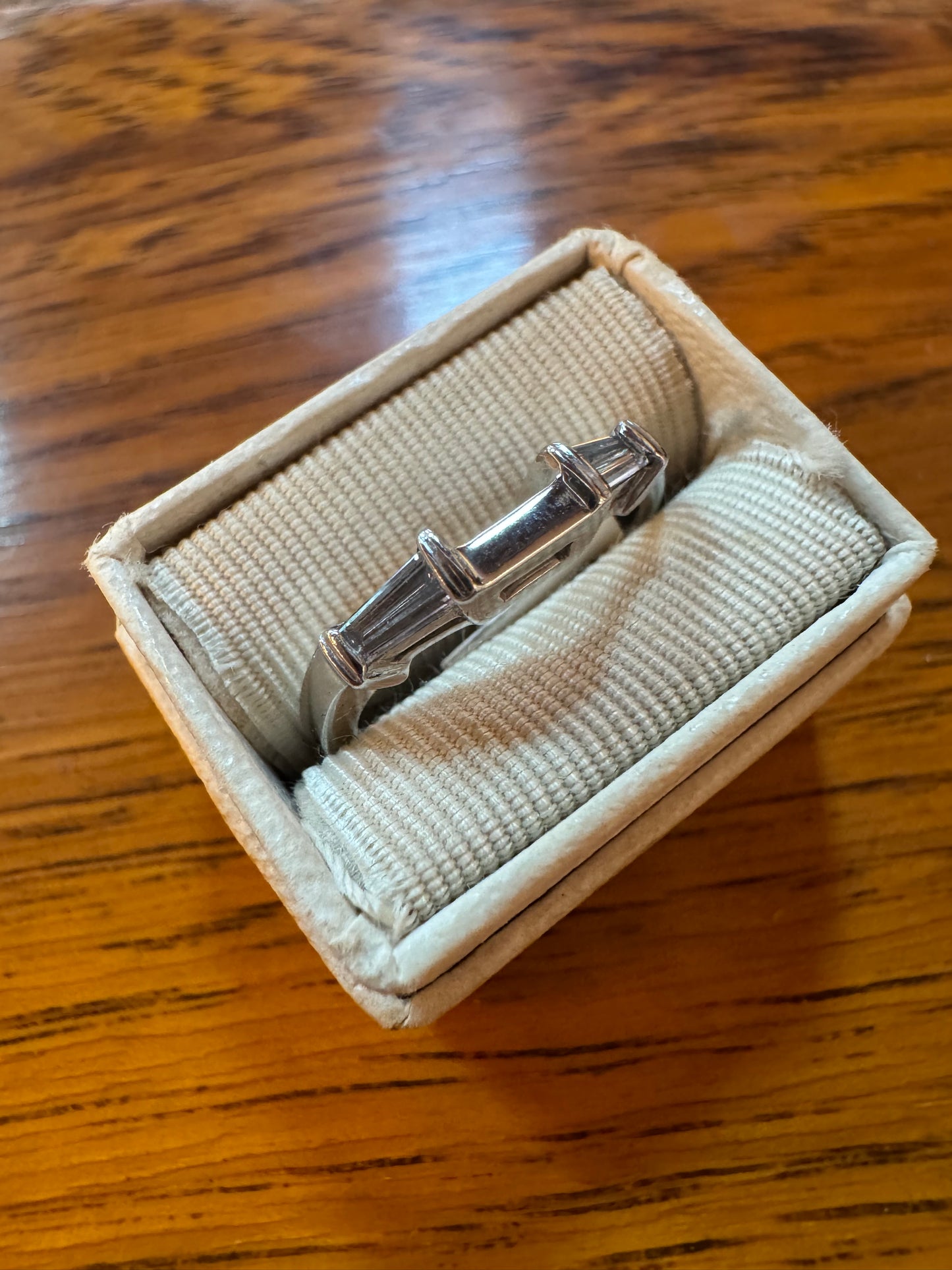 Baguette diamond band