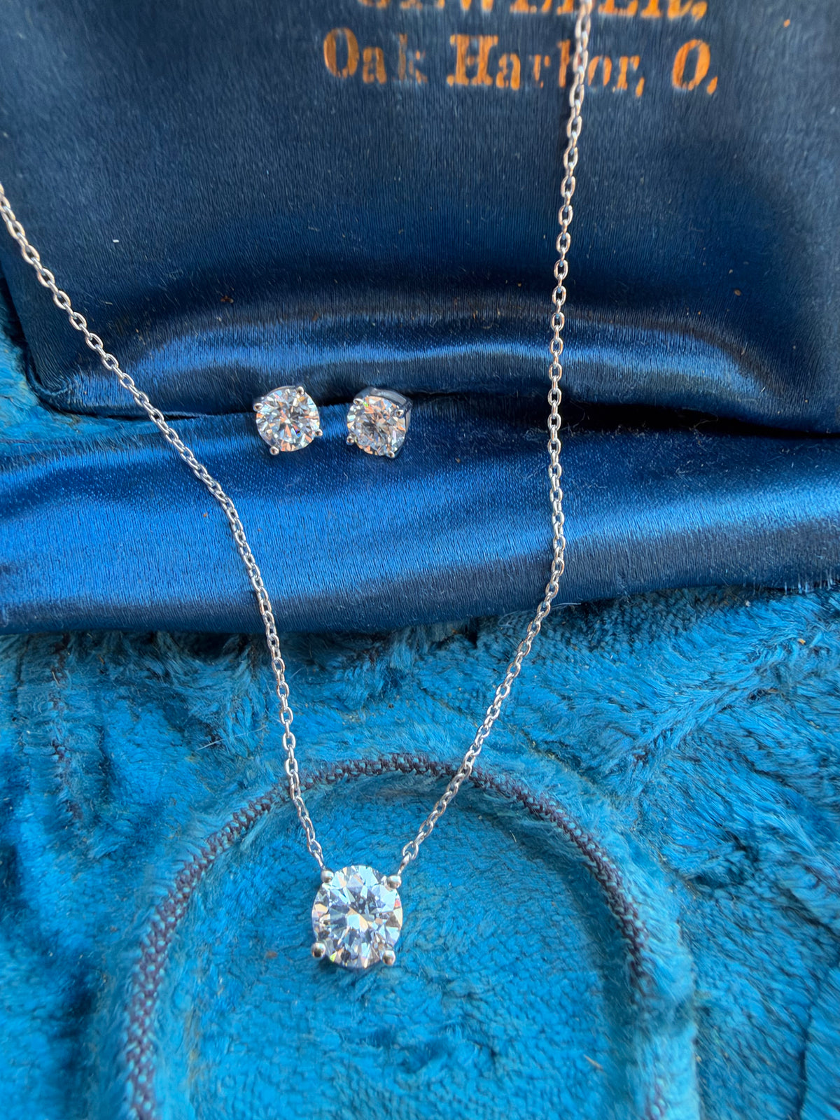 2.33ct lab grown diamond set