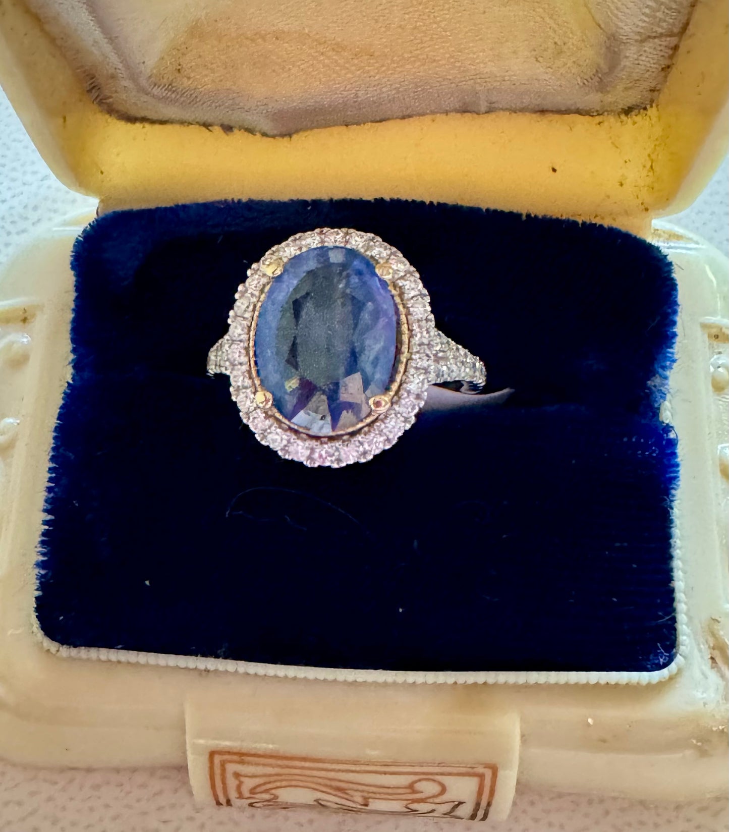 3.85ct Sapphire and Diamond ring