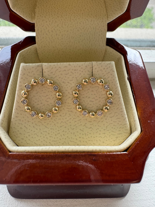 Diamond bezel set circles