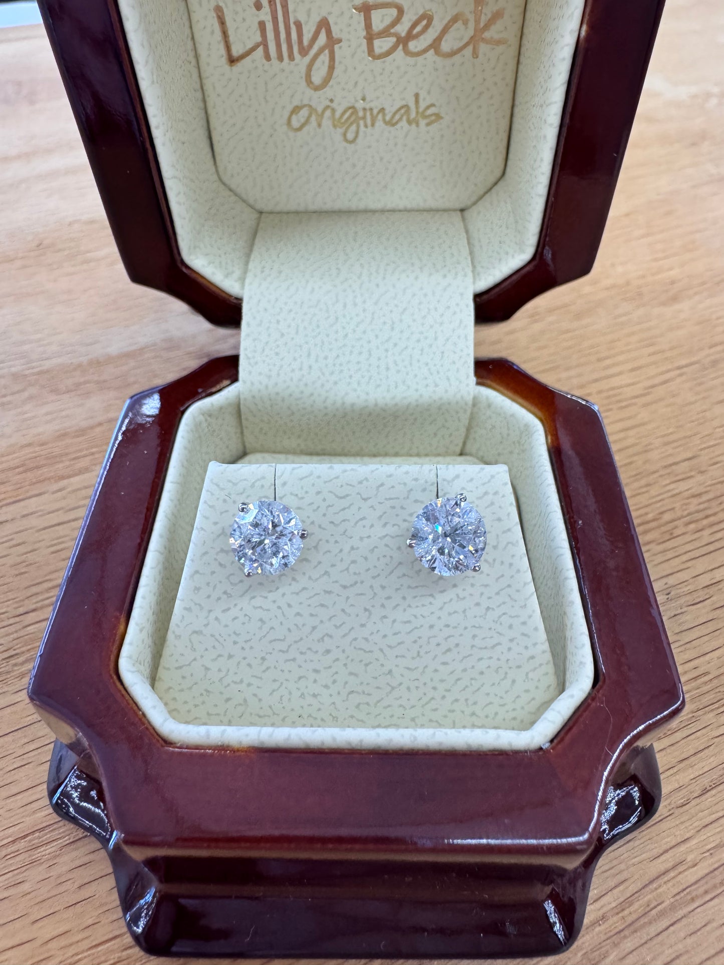 3.16ct Diamond studs
