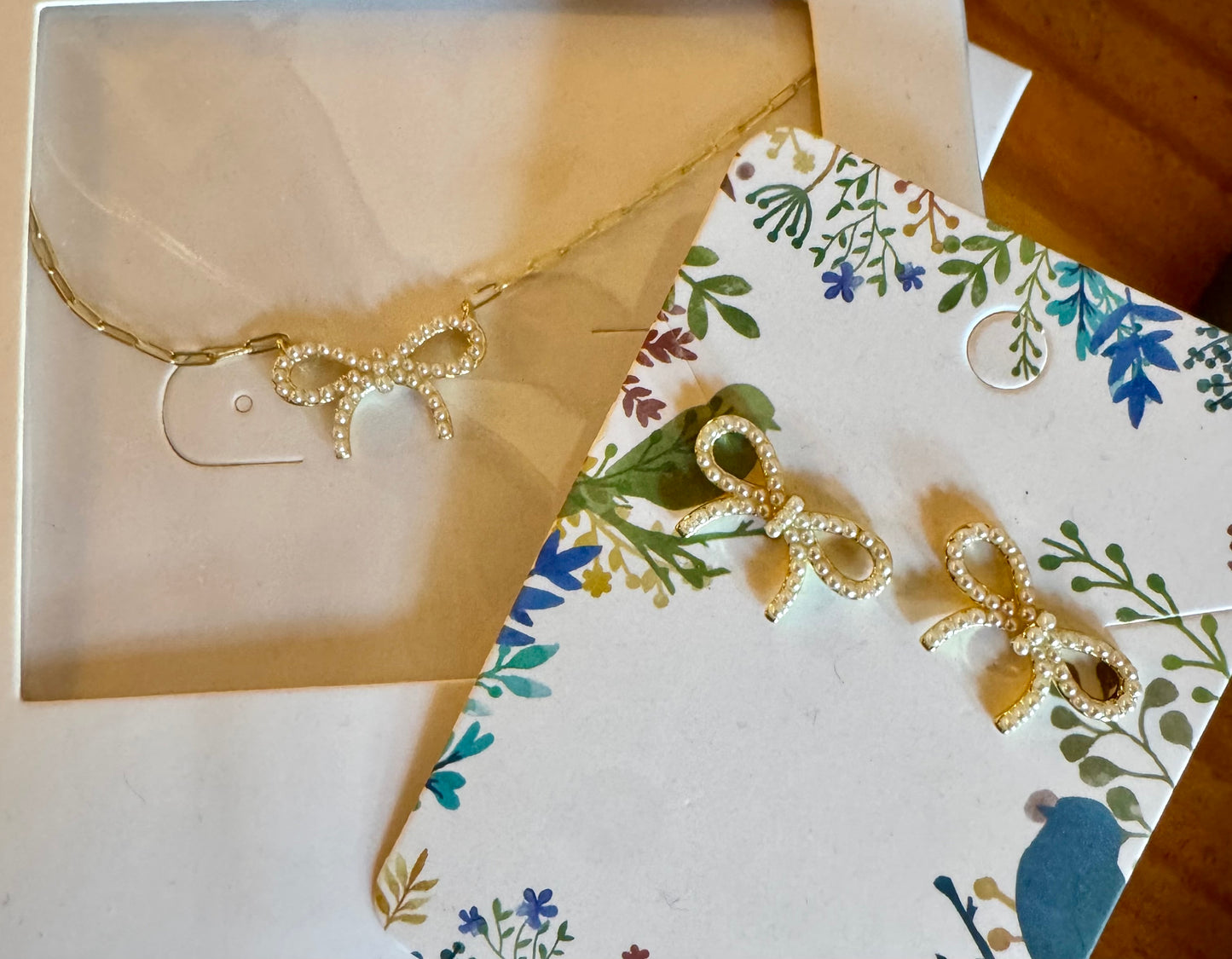 Pearl bow set