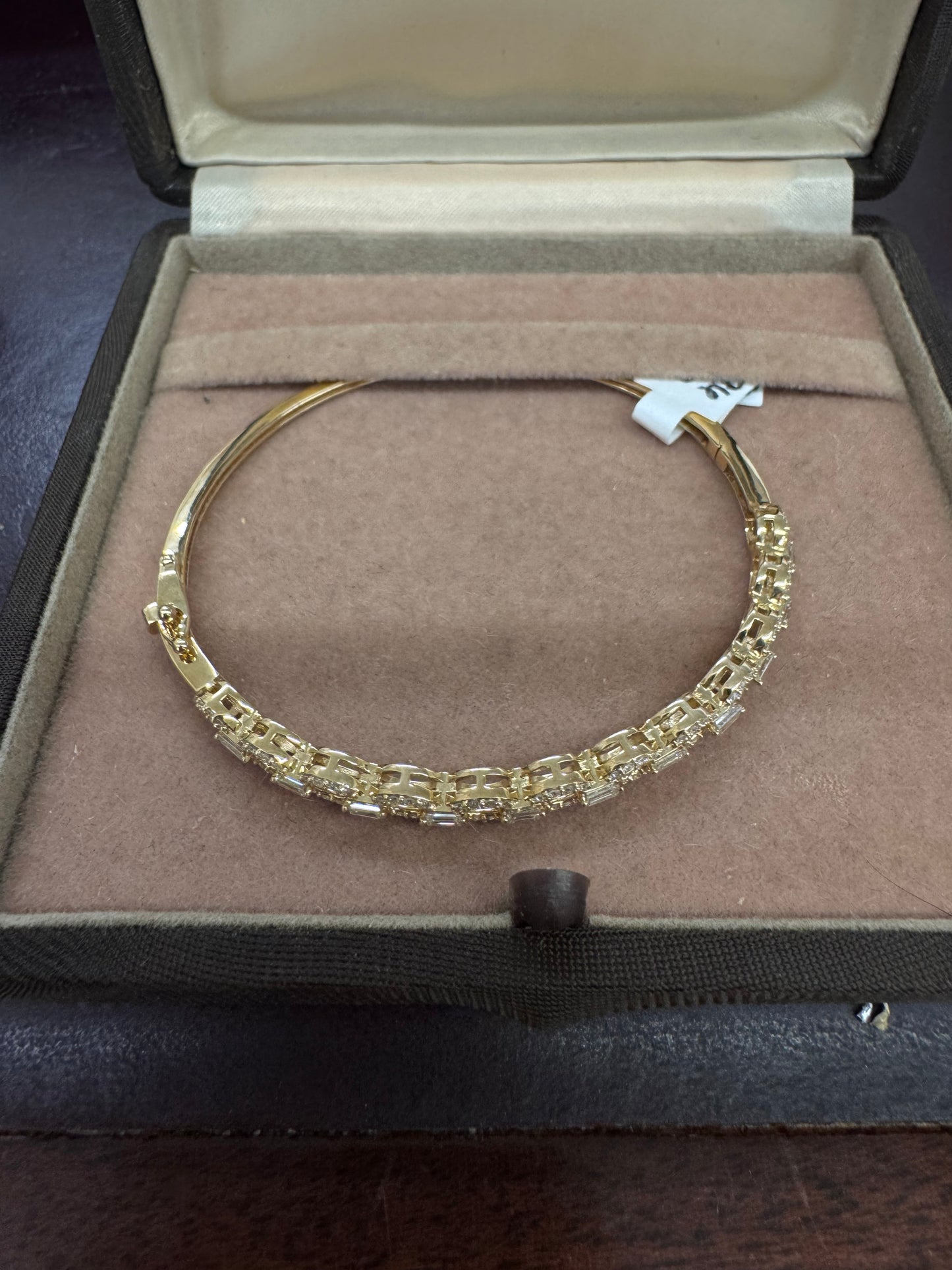 .93ct Diamond bangle