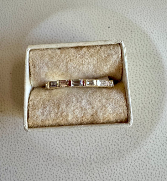 Baguette diamond band