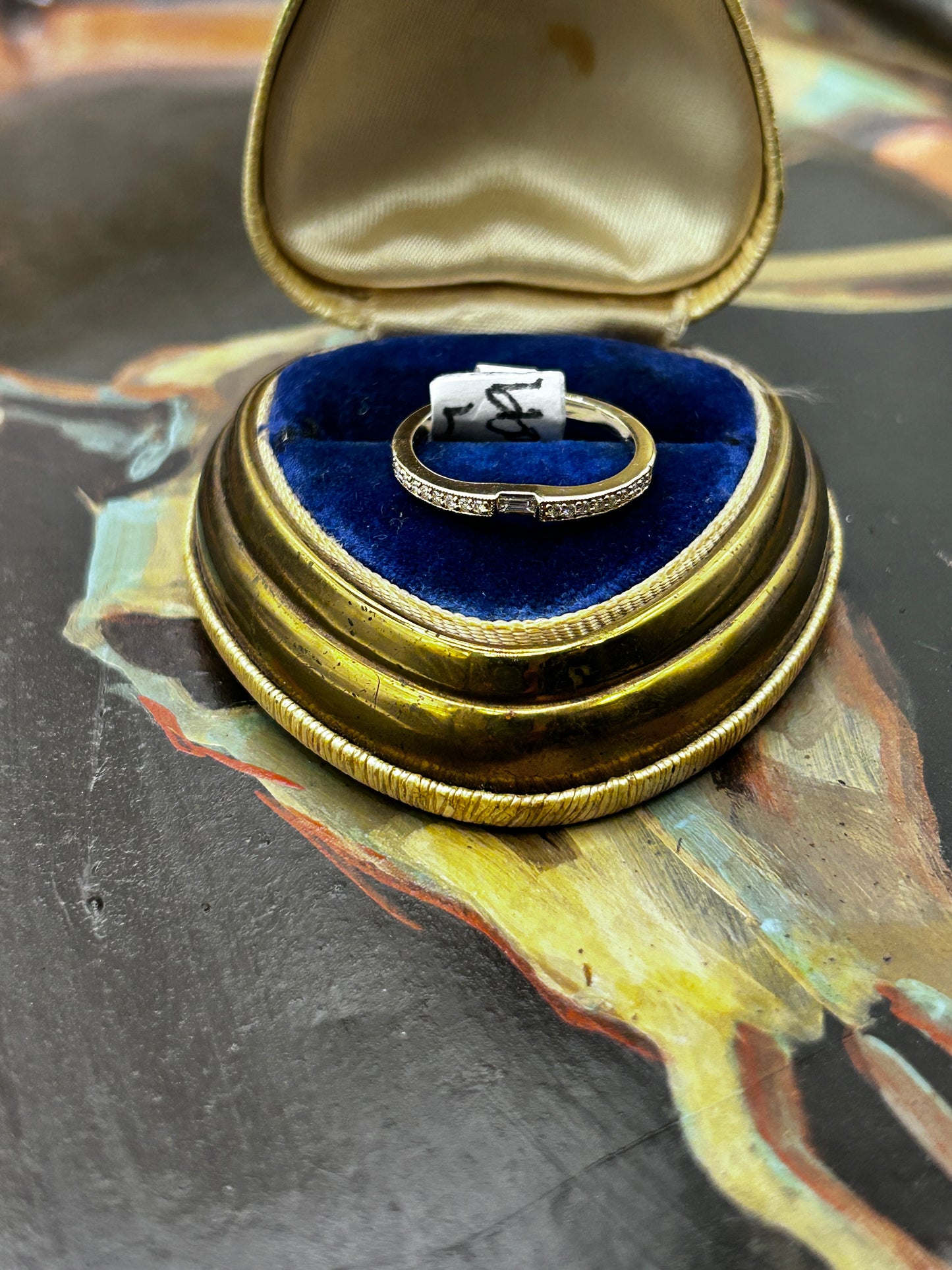 10k CurvedDiamond Band