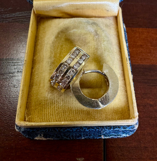 1.08ct Diamond huggie hoops