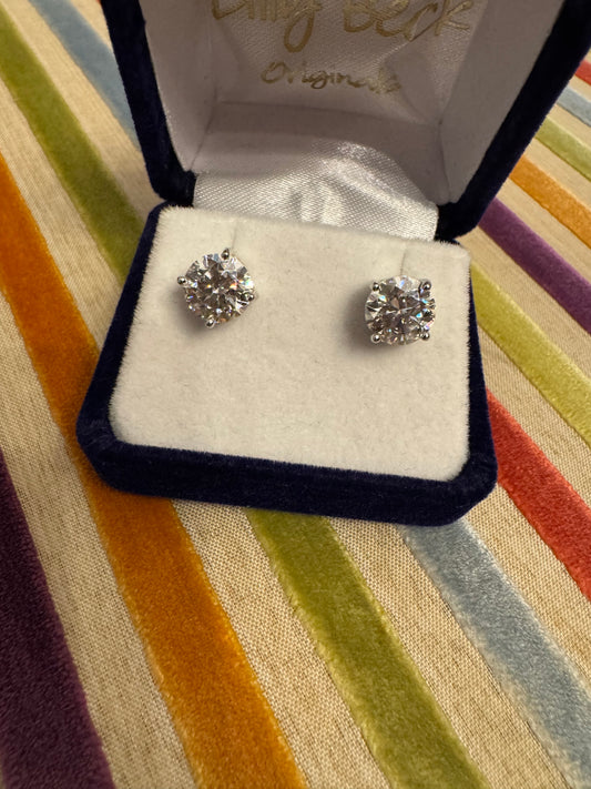 3.20ct Moissanite   studs