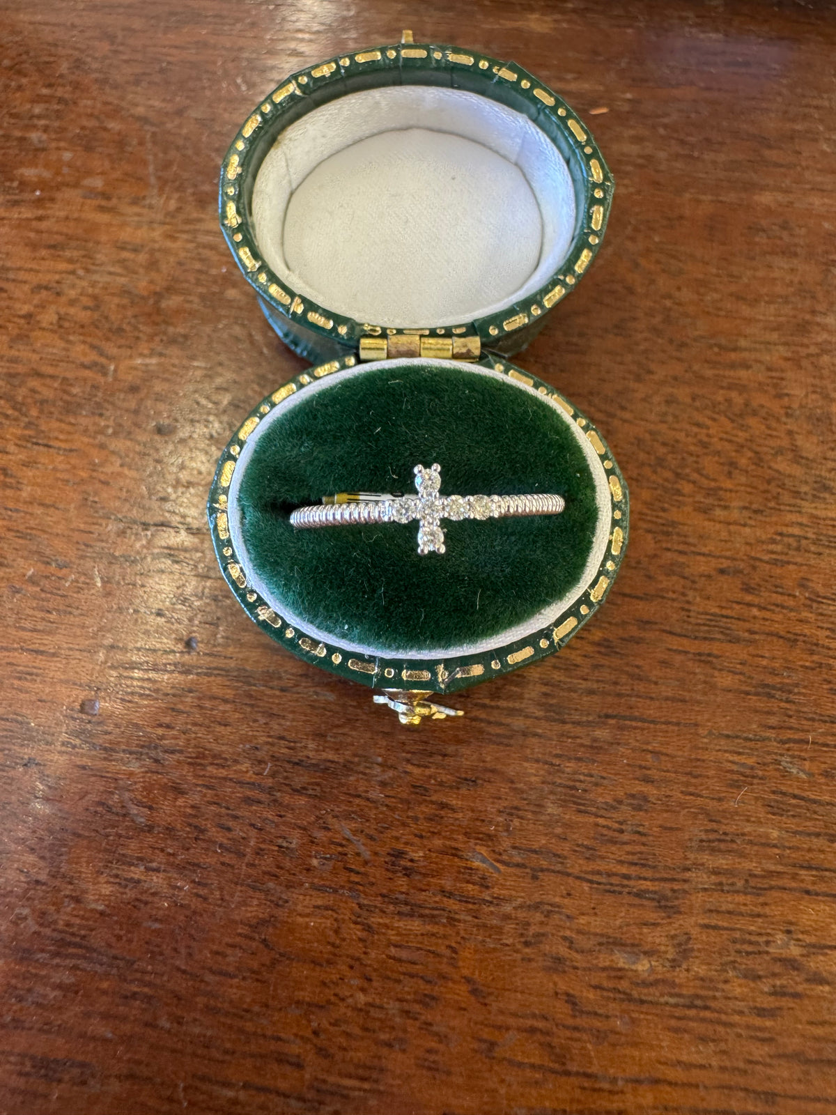 .10ct Diamond Cross Ring