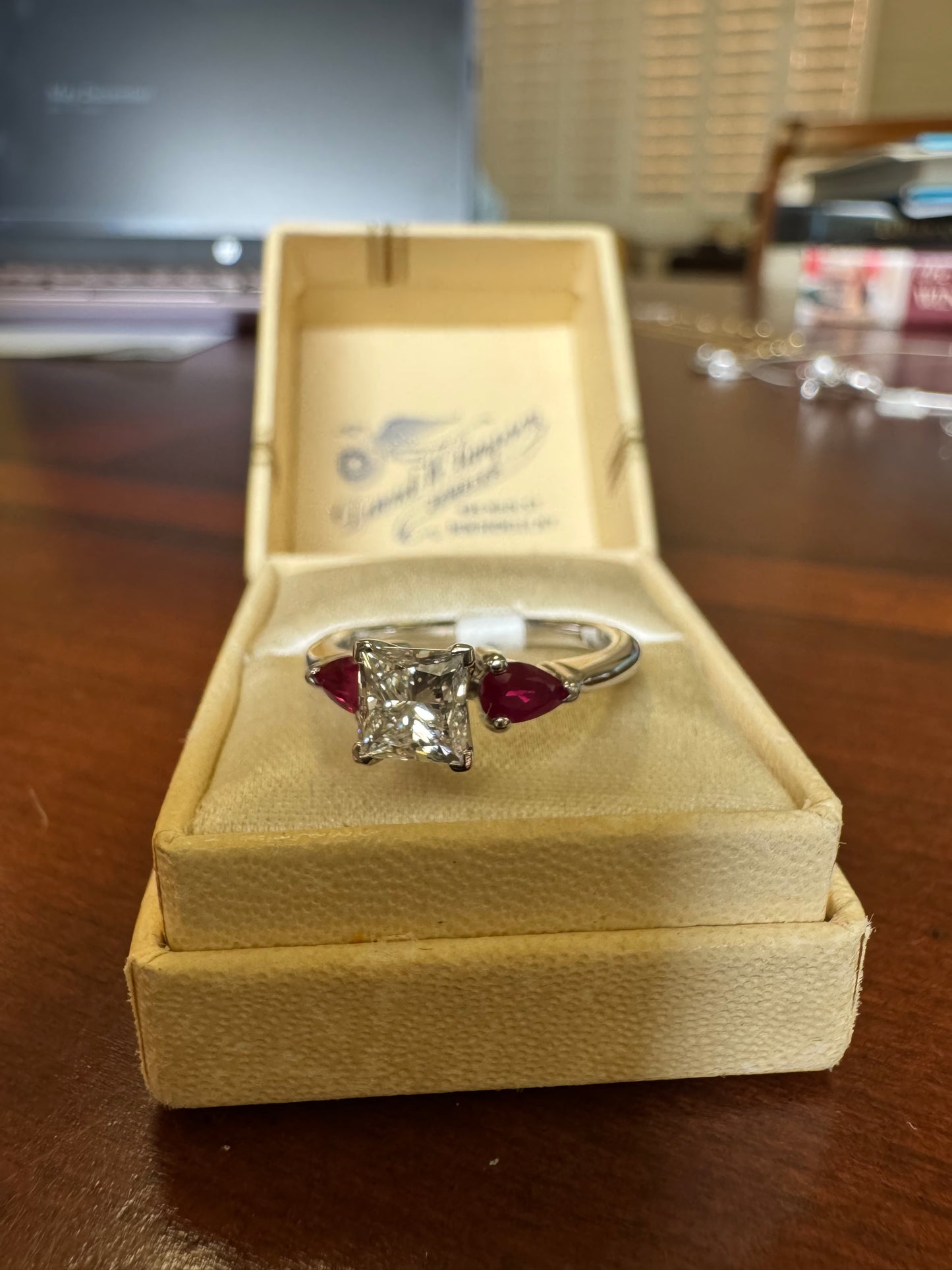 1.03ct lab grown princess cut diamond ring