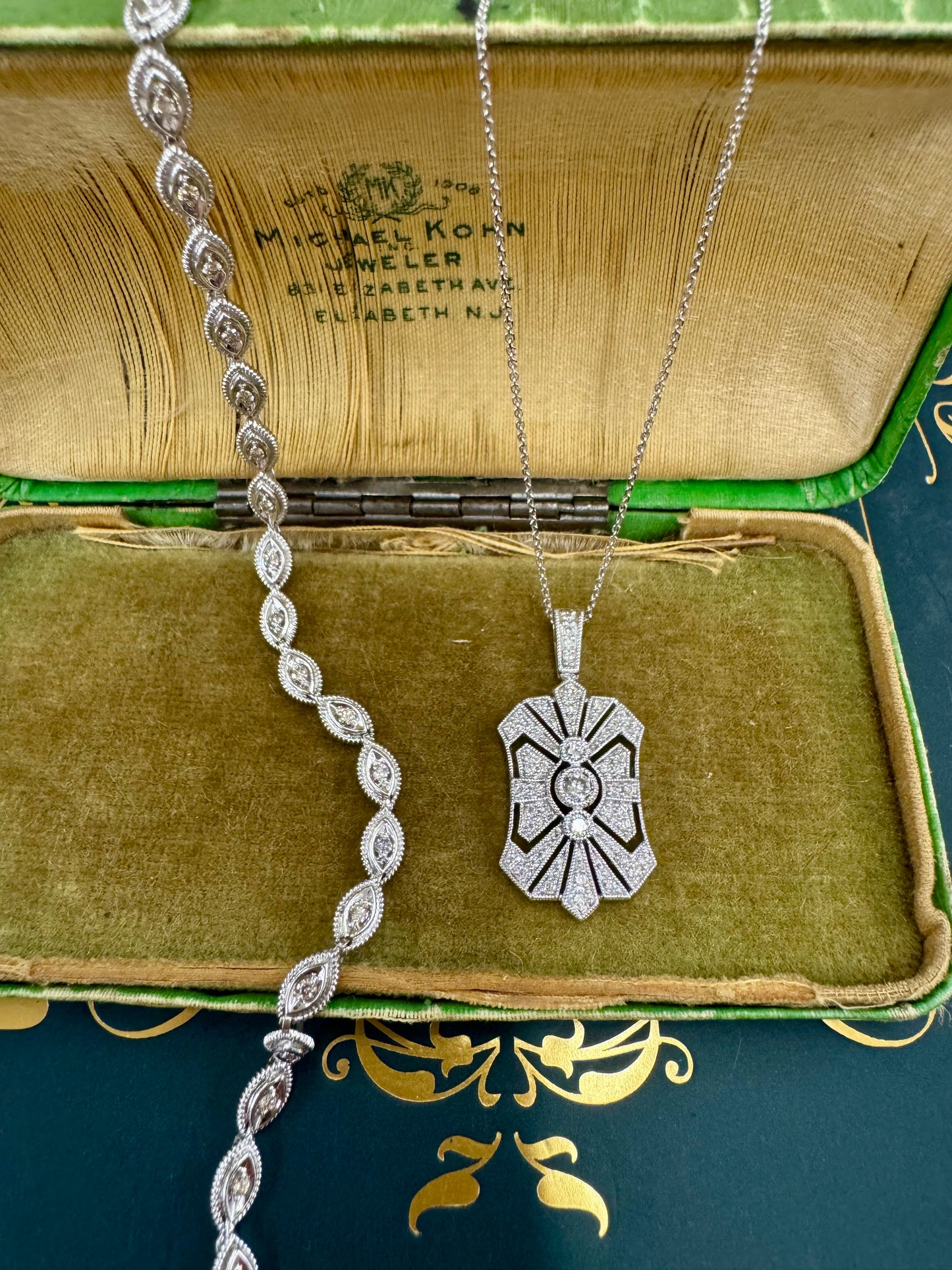 Diamond tennis bracelet