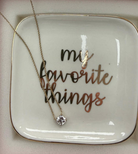 Dish and necklace set