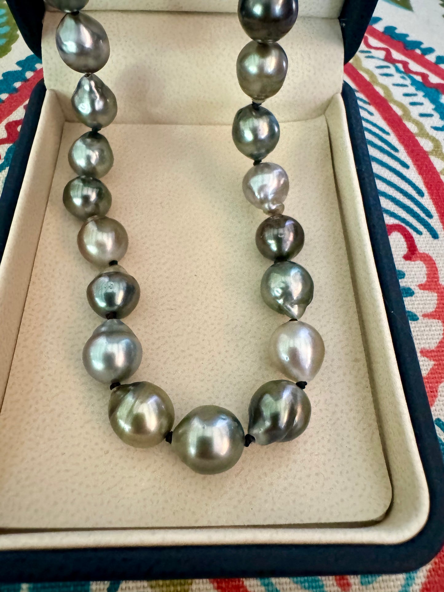 9-10mm Tahitian Pearls