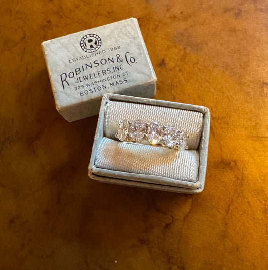 2.5ct oval lab grown diamond band