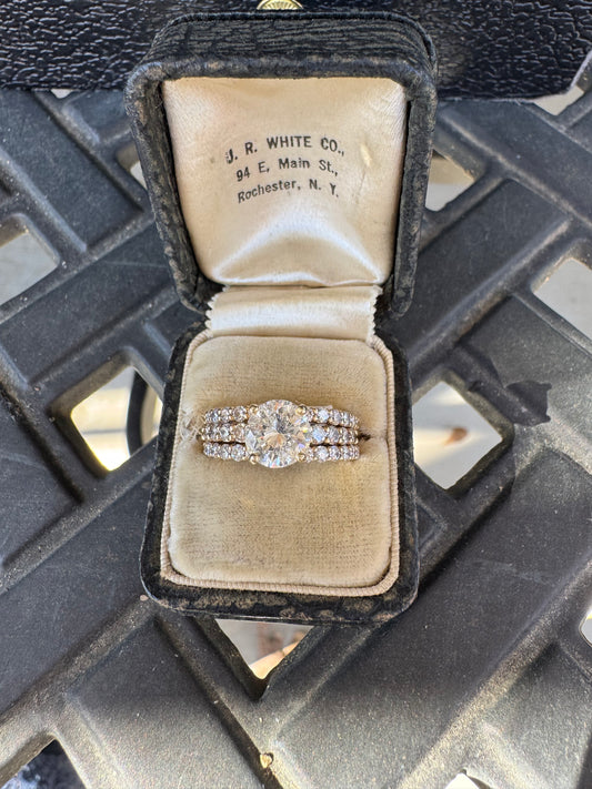 1.63ct center 2.63ct total