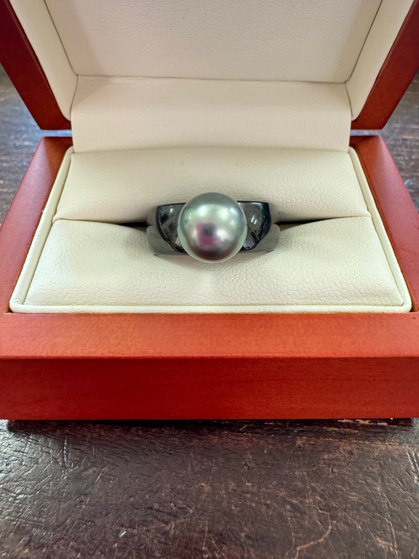 6mm Tahitian Pearl and Ceramic ring