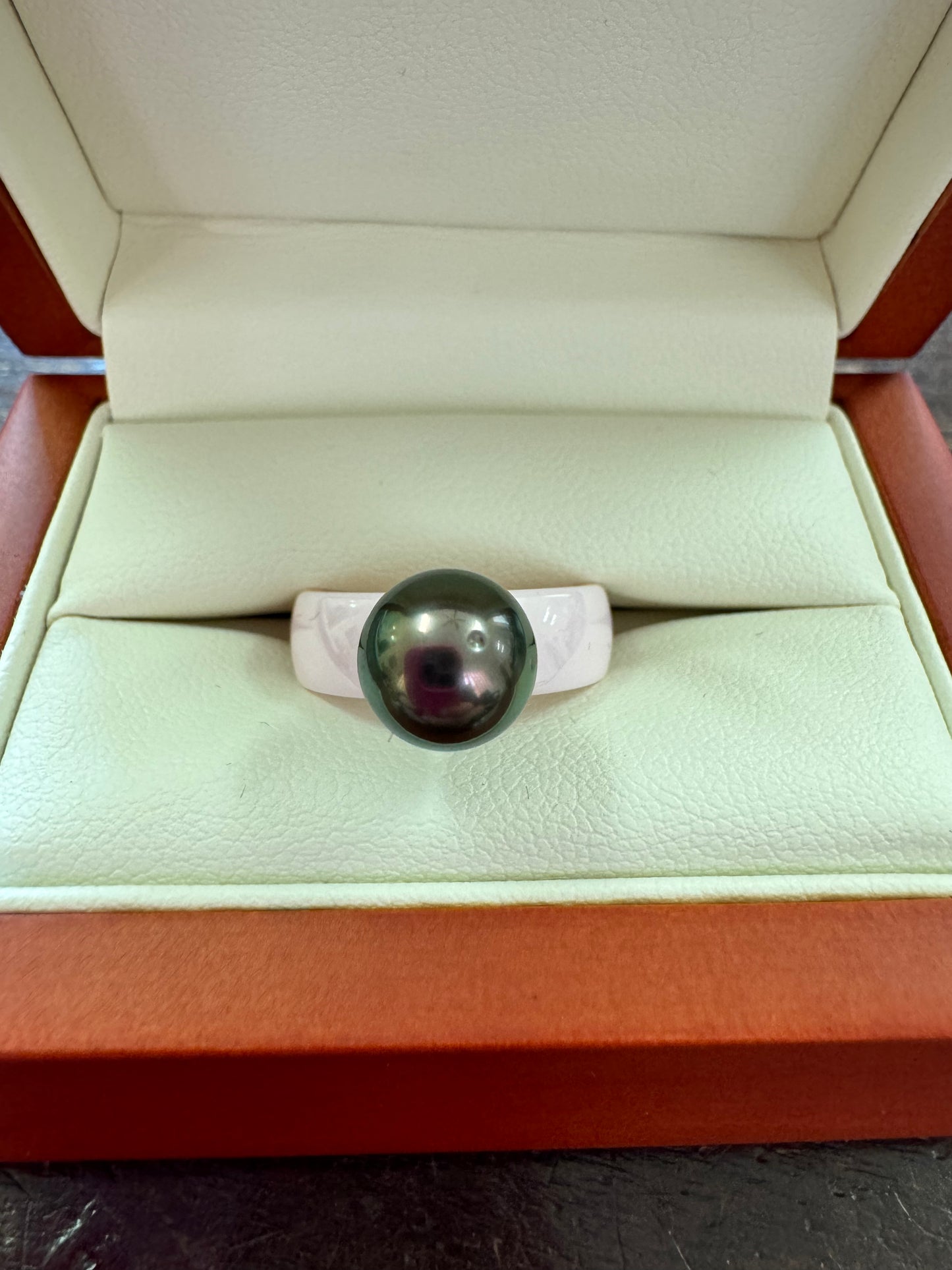 6mm Tahitian Pearl on ceramic band