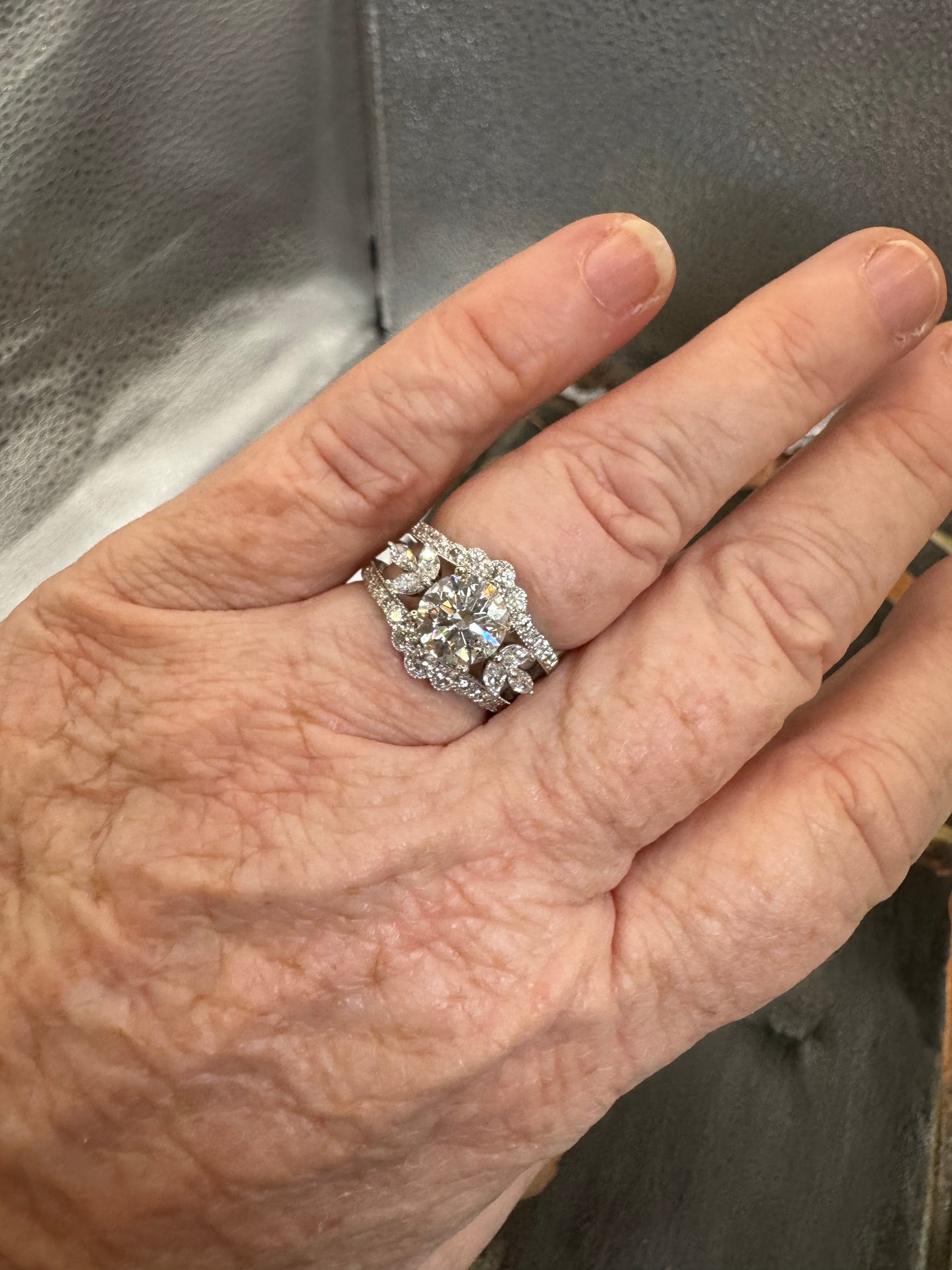 1/4ct Diamond curved bad