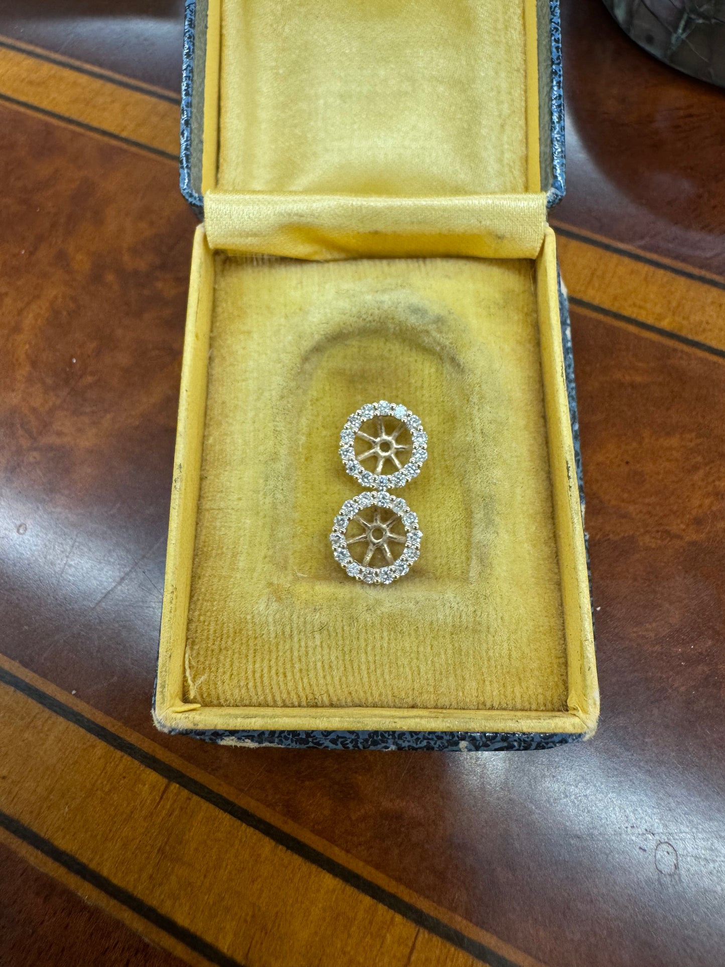 .20ct Diamond jackets