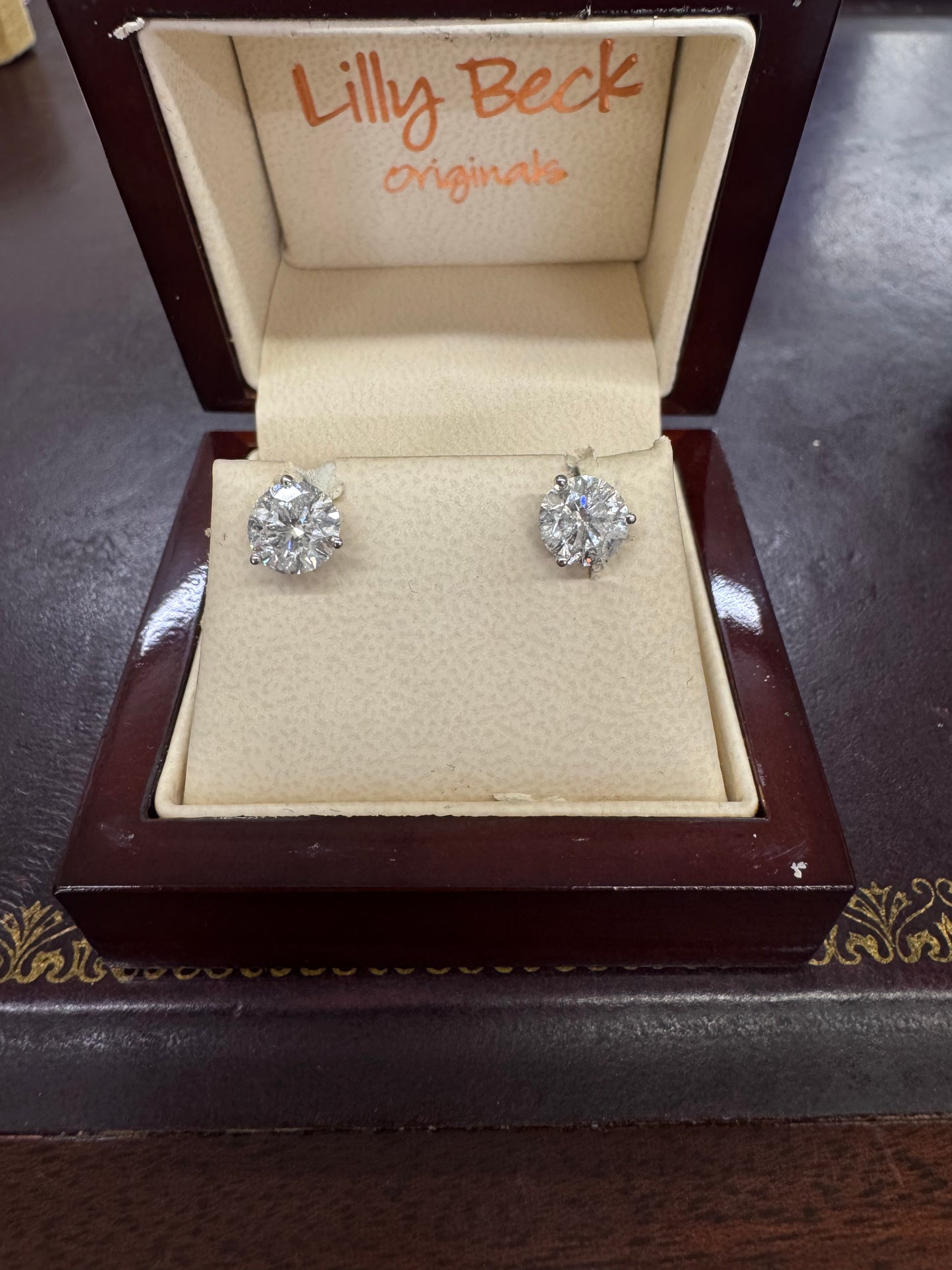 3.16ct Diamond studs
