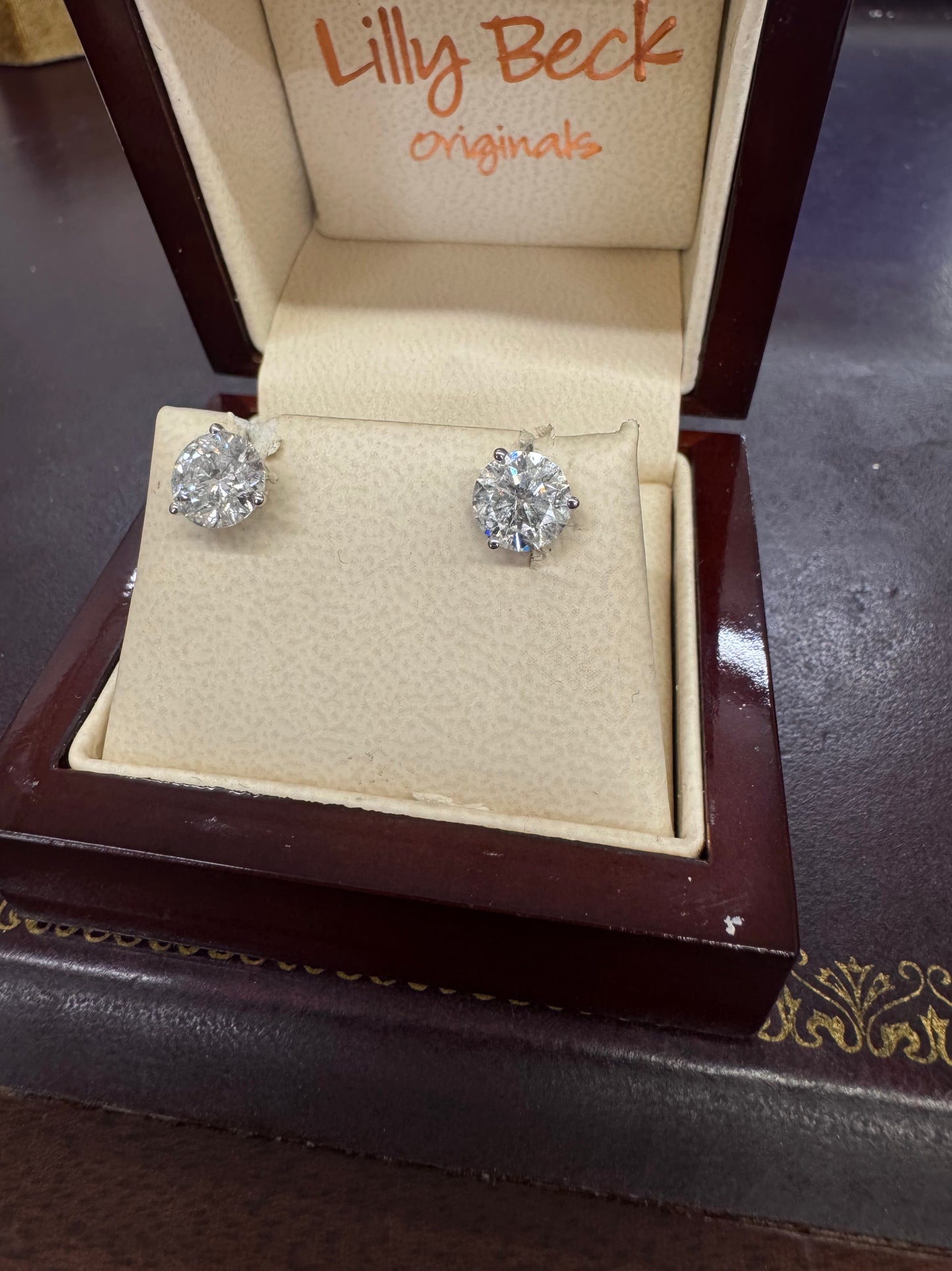 3.16ct Diamond studs