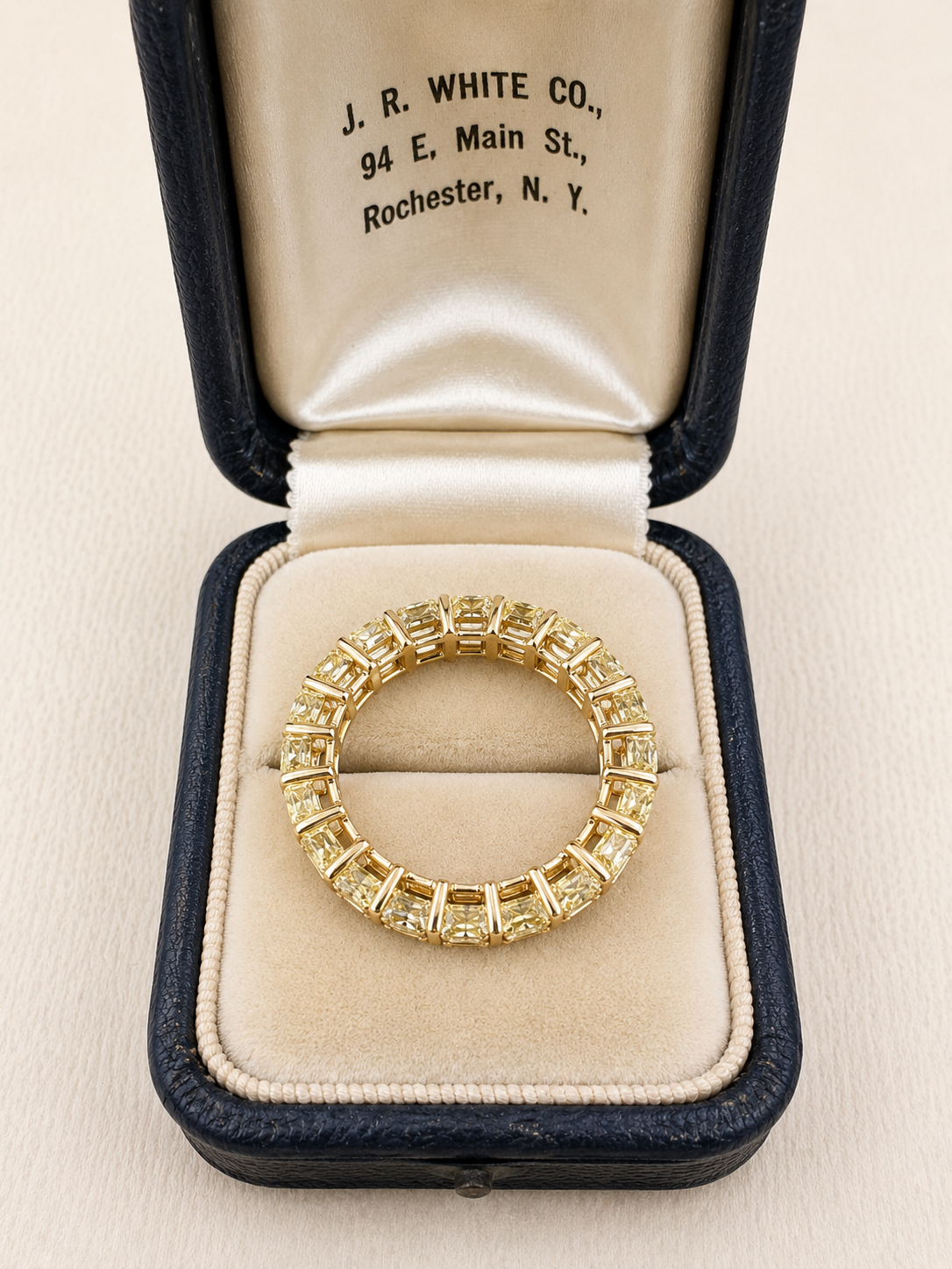 2.32ct yellow diamond band