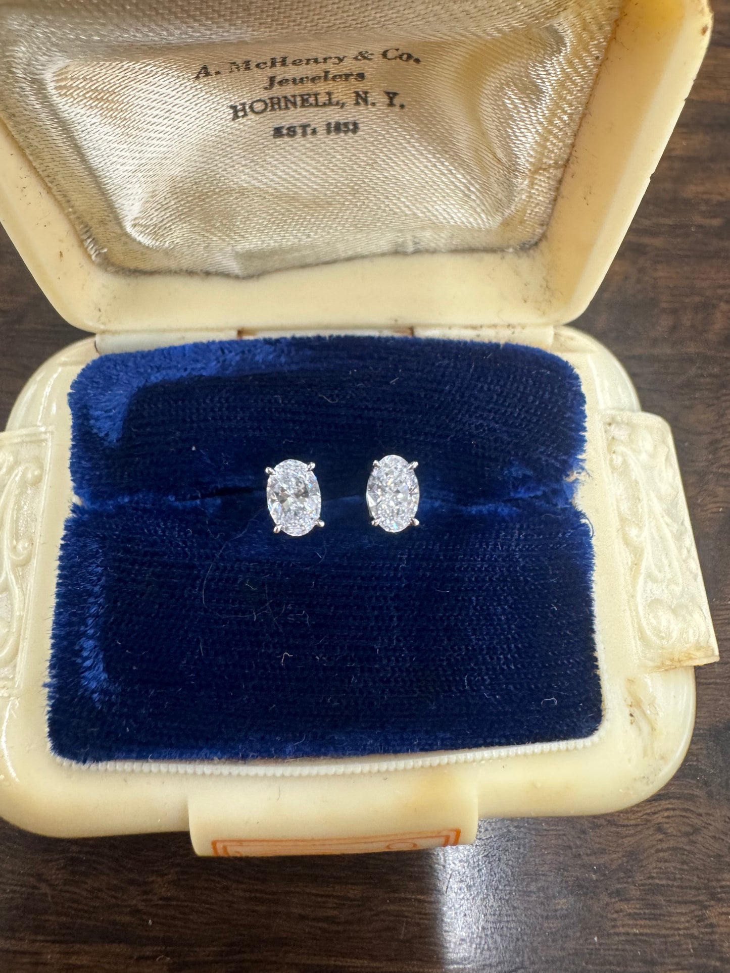 1ct oval lab grown diamond studs