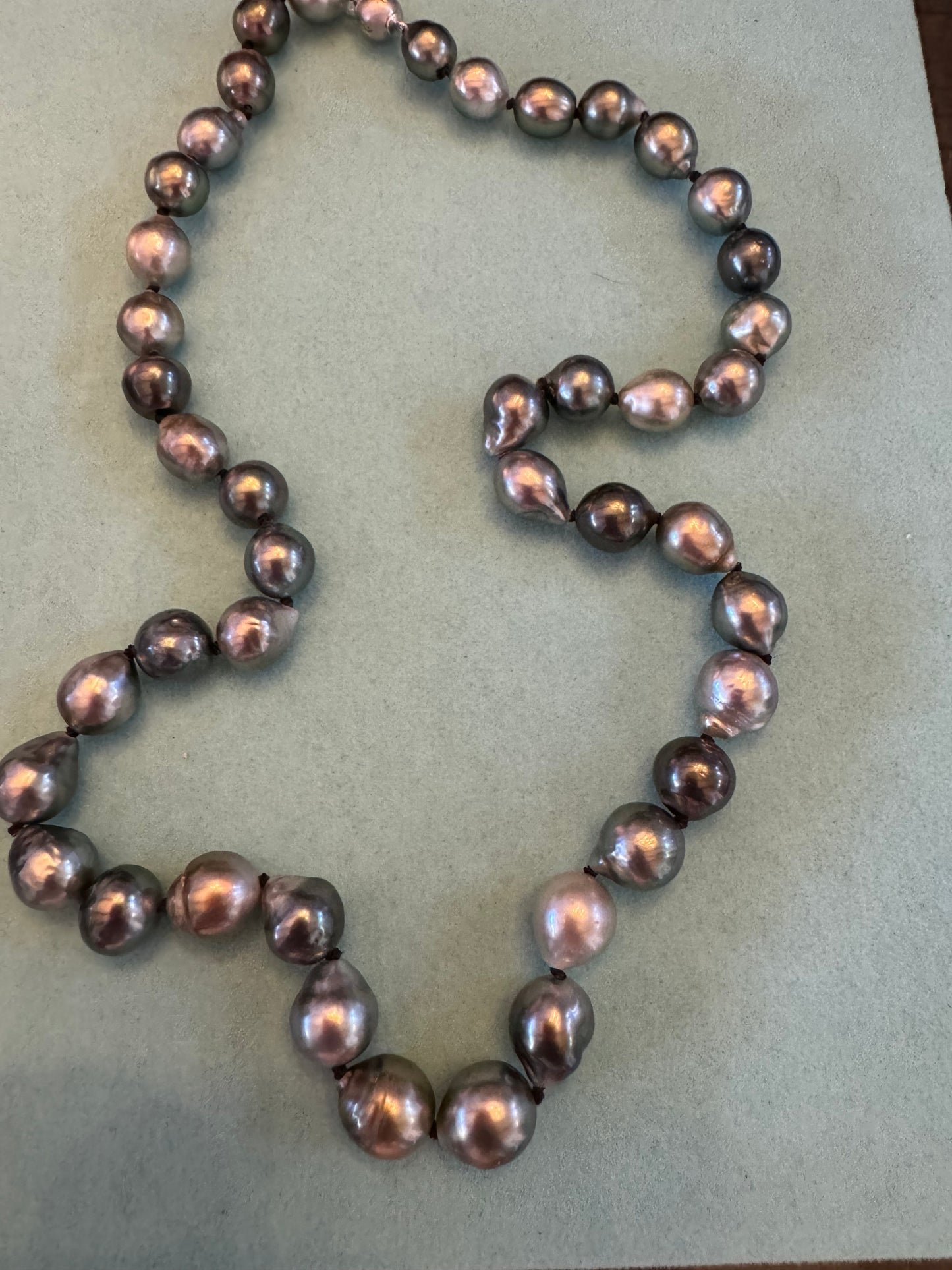 9-10mm Tahitian Pearls