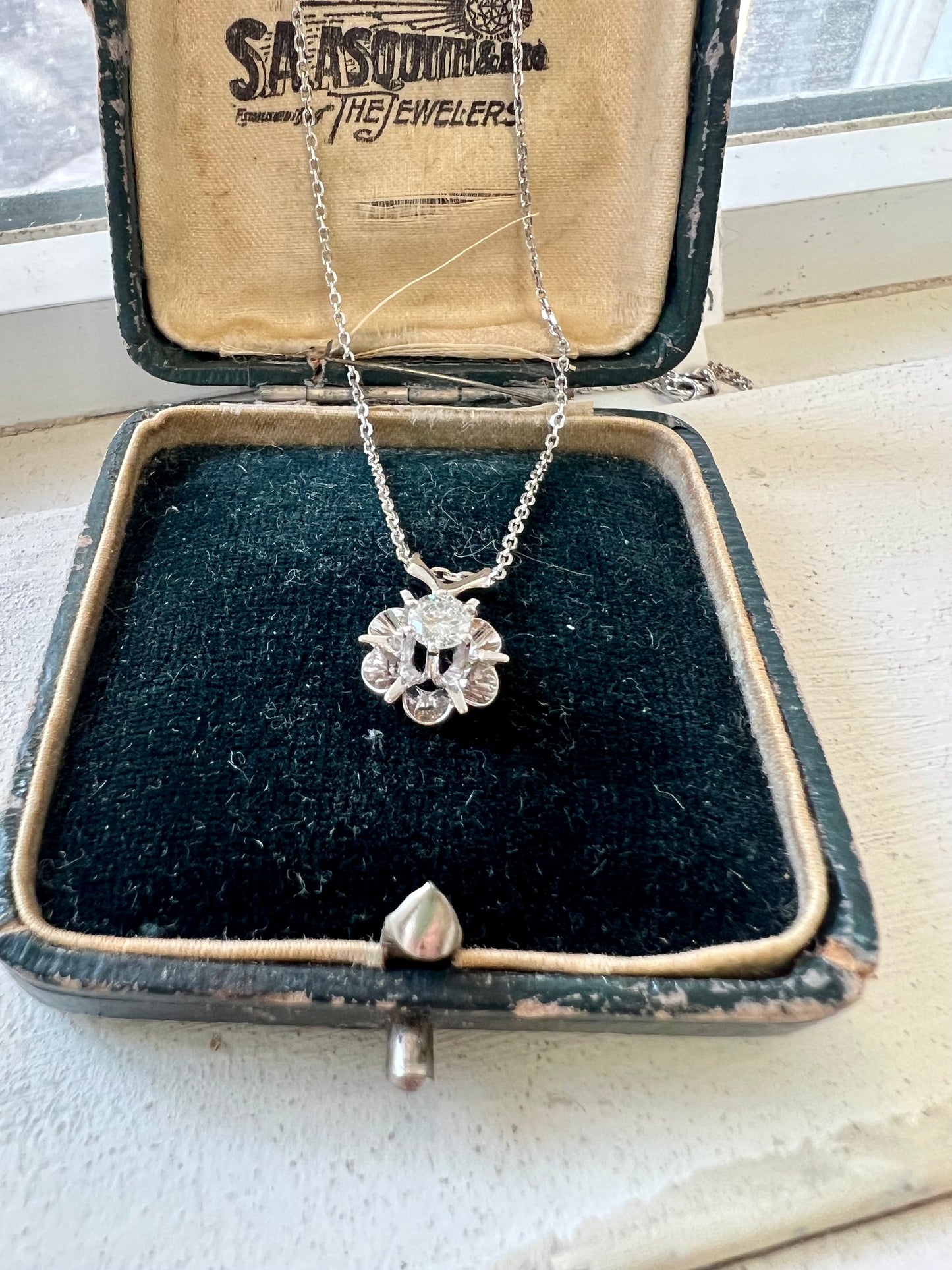 .25ct Diamond Buttercup Pendant