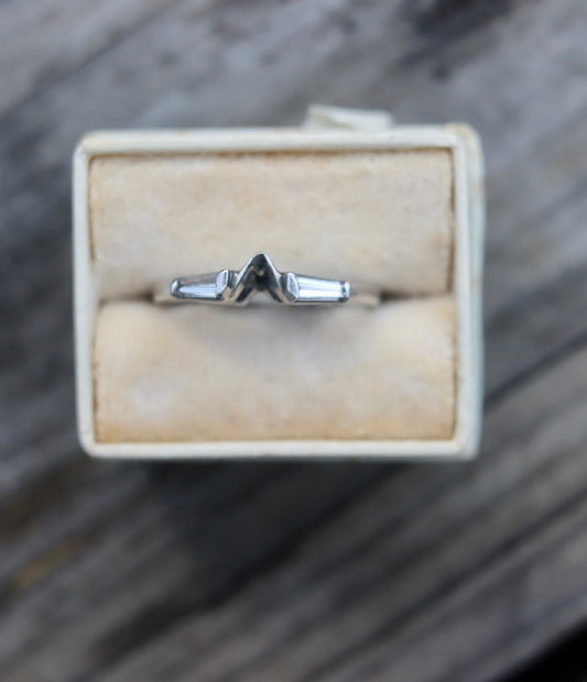 Baguette band for a Marquise